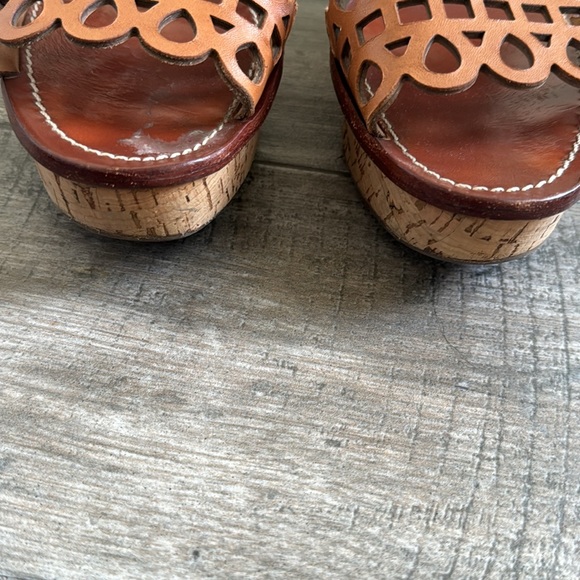 Tory Burch perforated brown cork wedge sandals. Size 11. - Picture 9 of 16